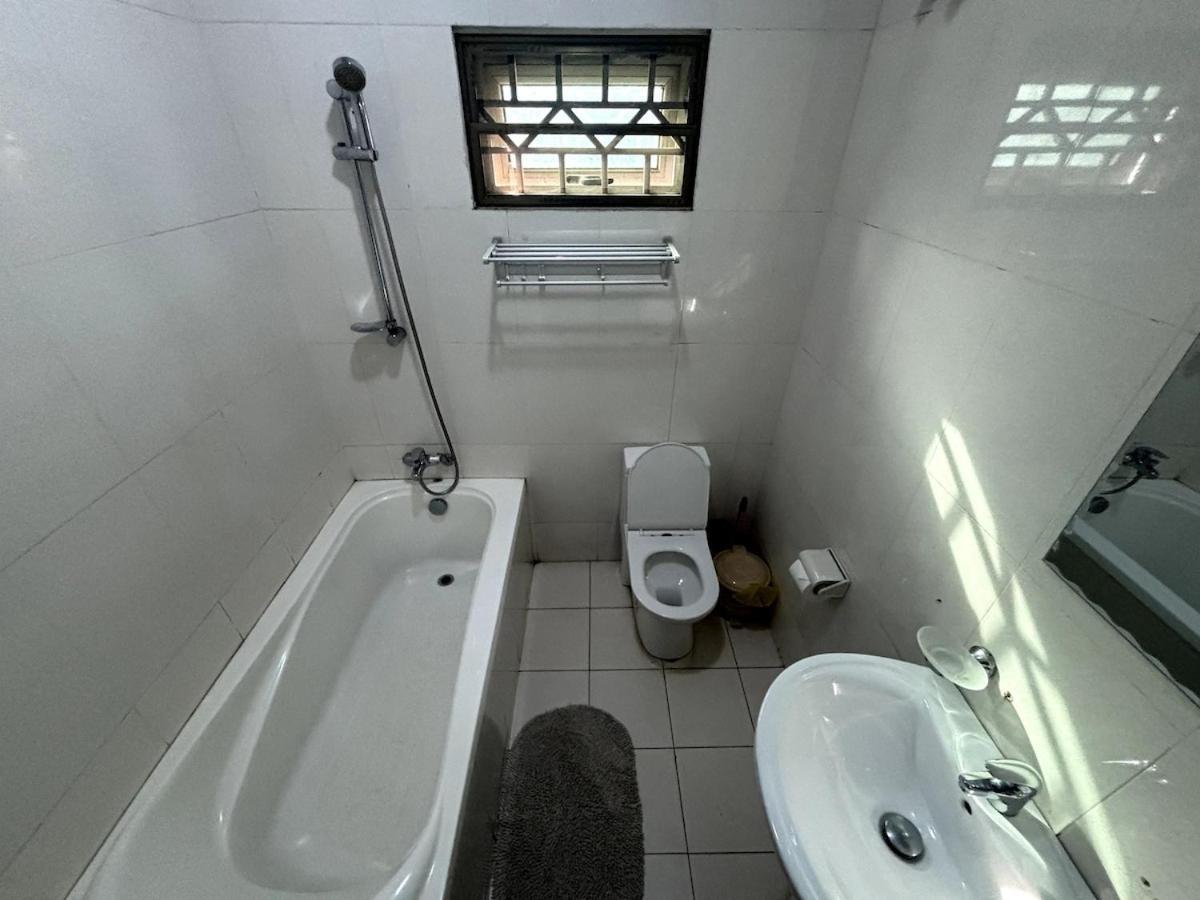 Takako Court Luxury Houses & Apartments, East Legon Accra Extérieur photo